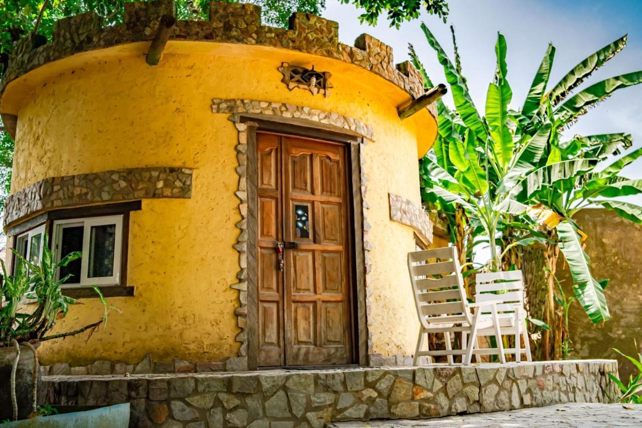 Kokrobite Gardens Restaurant And Guest House 외부 사진