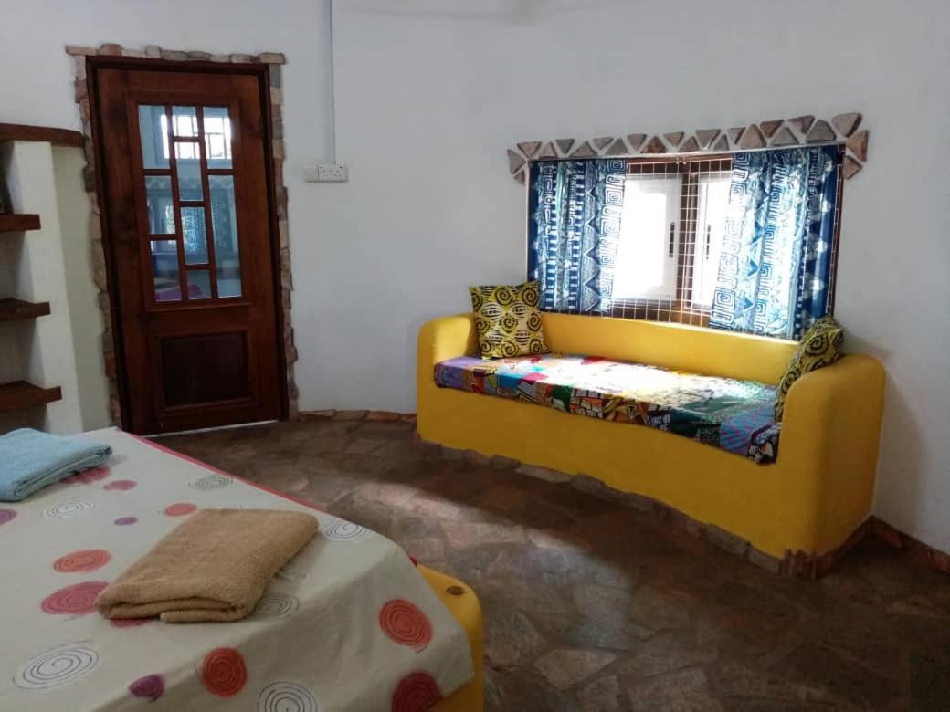 Kokrobite Gardens Restaurant And Guest House 외부 사진