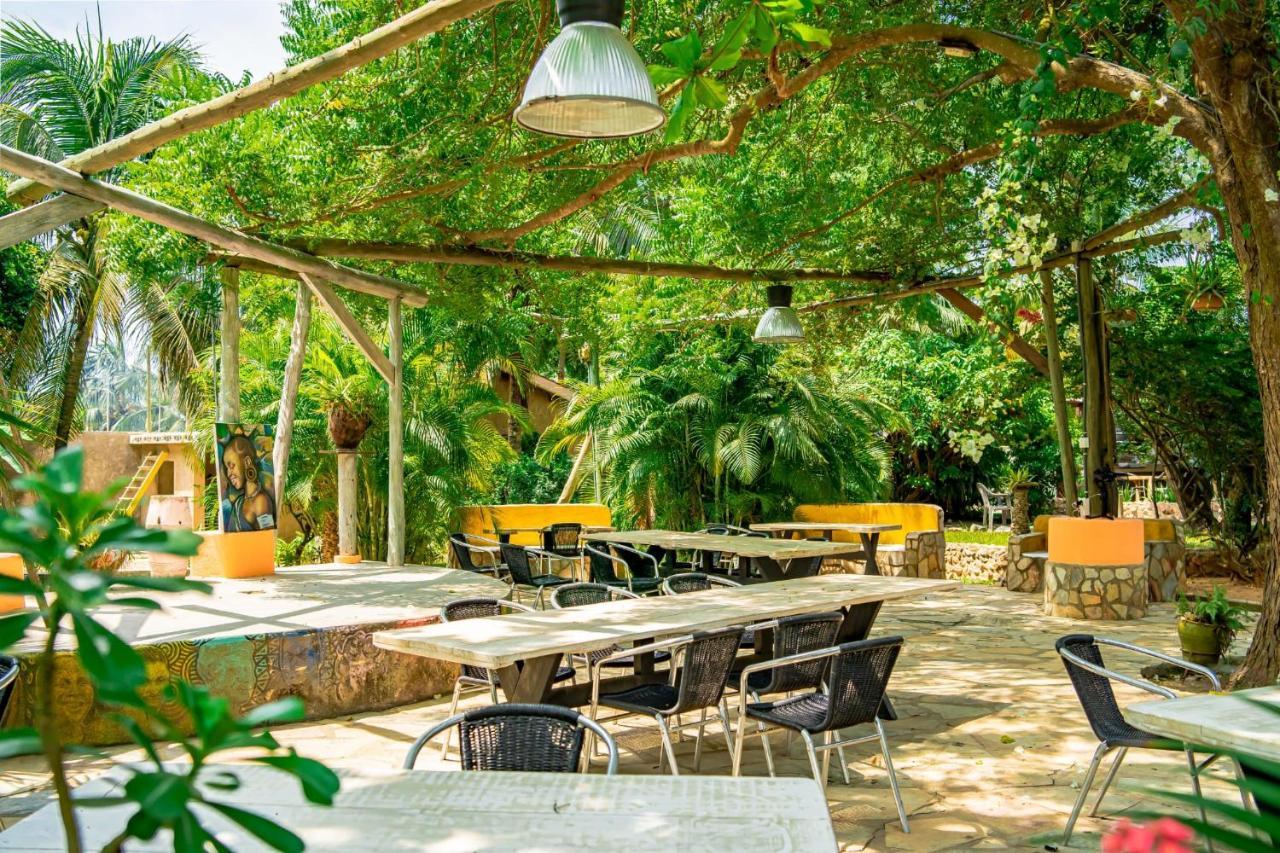 Kokrobite Gardens Restaurant And Guest House 외부 사진