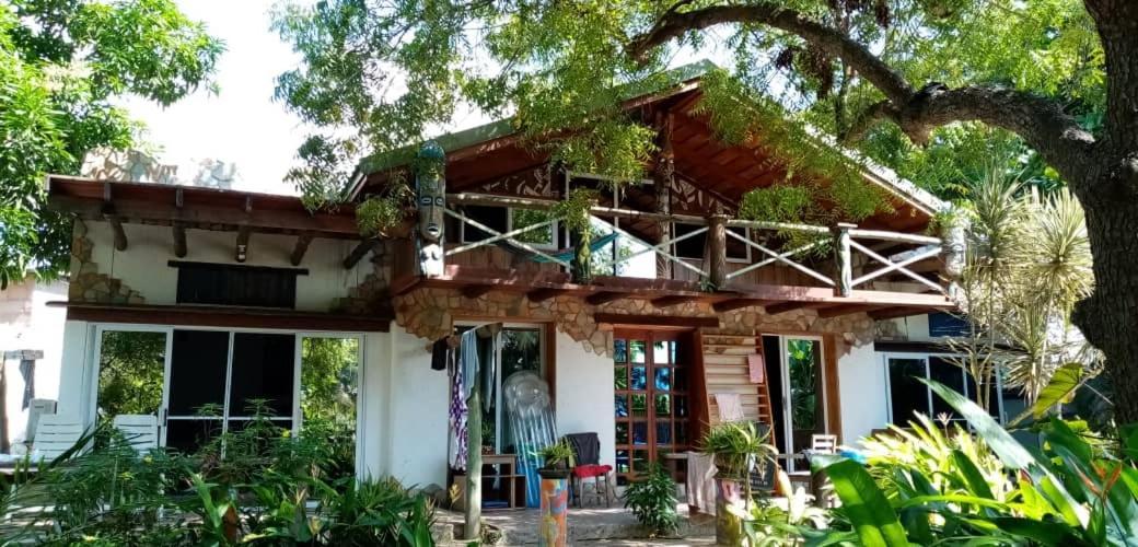 Kokrobite Gardens Restaurant And Guest House 외부 사진