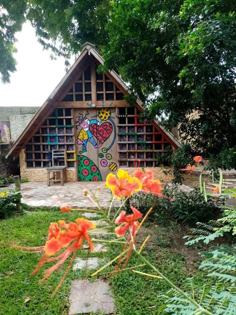 Kokrobite Gardens Restaurant And Guest House 외부 사진